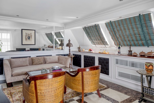 Uniworld Boutique River Tosca Royal Suite 1.jpg